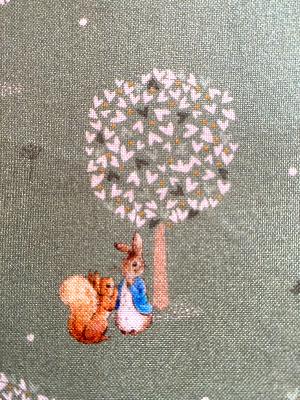 Tissu Peter rabbit, meadow tails