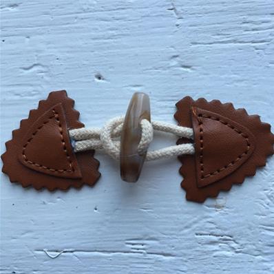 Camel child Toggle